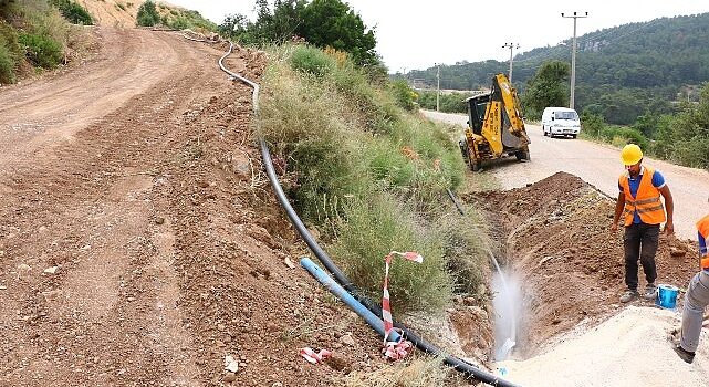 ASAT Kumluca’nın kırsal mahallelerinde içme suyu hatlarını yeniliyor