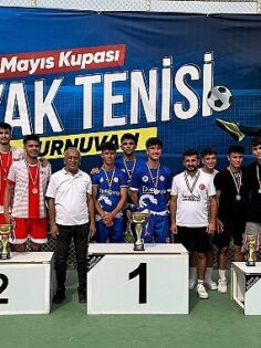 Ayak Tenisi ’19 Mayıs Kupası’ için oynandı