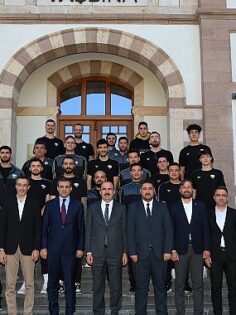 Başkan Altay: Konya Büyükşehir Belediyespor Basketbol Takımı Bundan Sonra da Yanınızda Olmaya Devam Edeceğiz