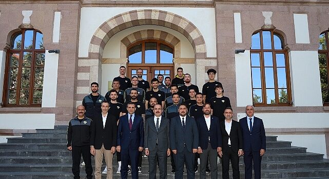 Başkan Altay: Konya Büyükşehir Belediyespor Basketbol Takımı Bundan Sonra da Yanınızda Olmaya Devam Edeceğiz