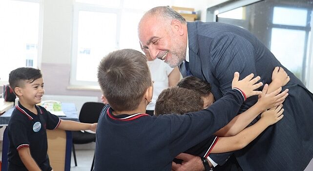 Başkan İbrahim Sandıkçı Öğrencilerin Yüzünü Güldürdü