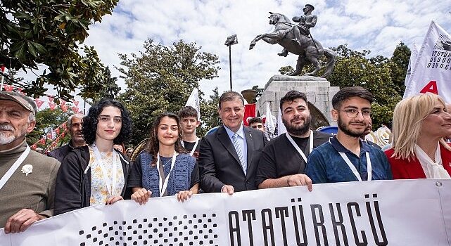 Başkan Tugay: “İzmir ve Samsun kadersel olarak bağlı iki şehir”