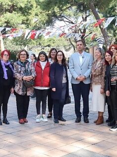 Bornova Belediyesi’nden anneler için “Hediyelik Eşya Günleri”