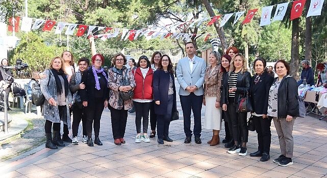 Bornova Belediyesi’nden anneler için “Hediyelik Eşya Günleri”