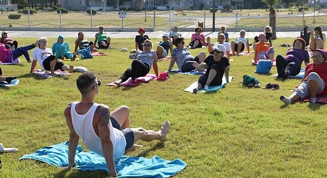 Burhaniye’de Özgürlük Parkı ve 8 Eylül Stadyumu’nda 14 Mayıs’tan itibaren alanında uzman eğitmenlerle sabah sporu başlıyor