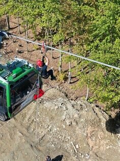 Büyükşehir İtfaiyesinden teleferikte nefes kesen tatbikat