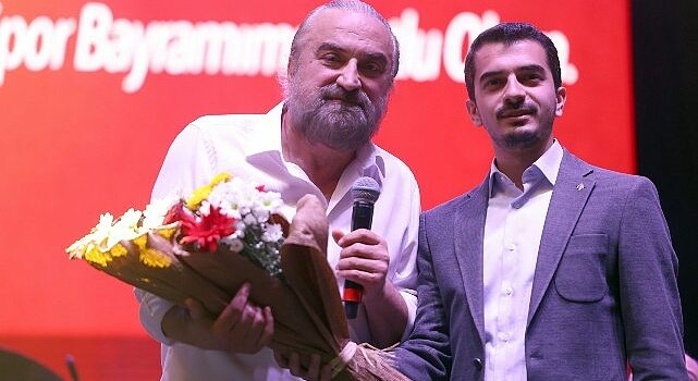 Çankaya Belediyesi, 19 Mayıs Atatürk’ü Anma, Gençlik ve Spor Bayramı’nın 105. yılını Çankaya Gençlik Festivali’ni Volkan Konak ve Pinhani konserleriyle taçlandı