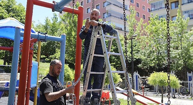 Çankaya Belediyesi, ilçe genelinde 3 milyon 240 bin metrekareyi bulan parklarında bakım onarım çalışmalarını hızlandırdı