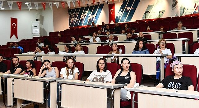 Çiğlili Sporseverler Sağlıklı Beslenme Seminerinde Buluştu