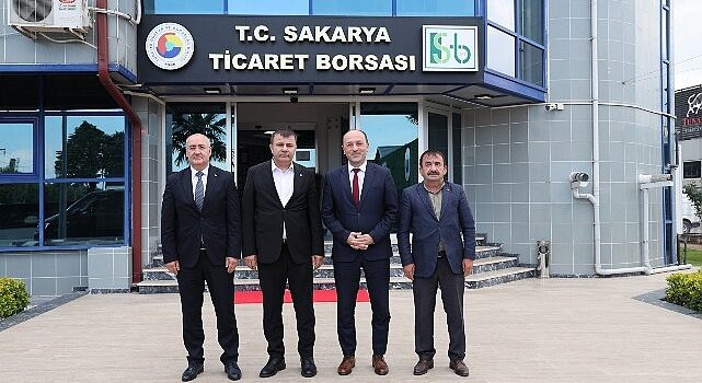 Geyve Belediye Başkanı Selçuk Yıldız Sakarya Ticaret Borsası Başkanı Mustafa Genç’i ziyaret ederek görüşmeler gerçekleştirdi