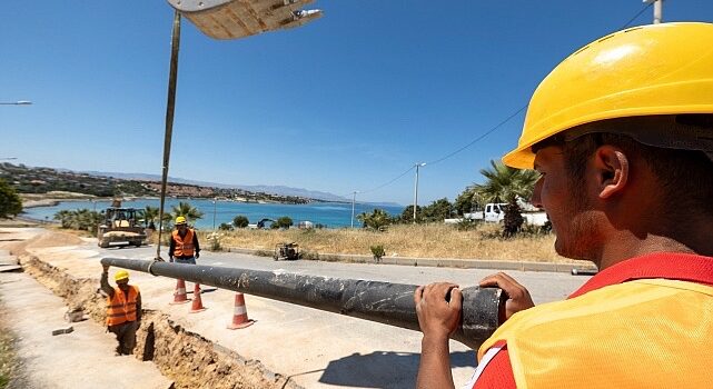 İzmir Büyükşehir Belediyesi Çeşme’nin içme suyu sorununa neşter vuruyor