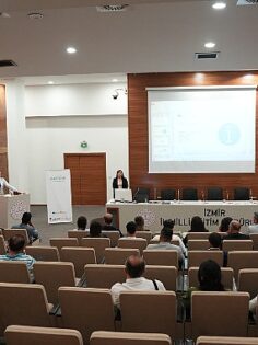 İzmir İl Milli Eğitim Müdürlüğü’nün yürüttüğü ‘DeThink’ projesi kapsamında oluşturulan teknoloji destekli platform, ortaokul öğretmenlerinin kullanımına sunuldu