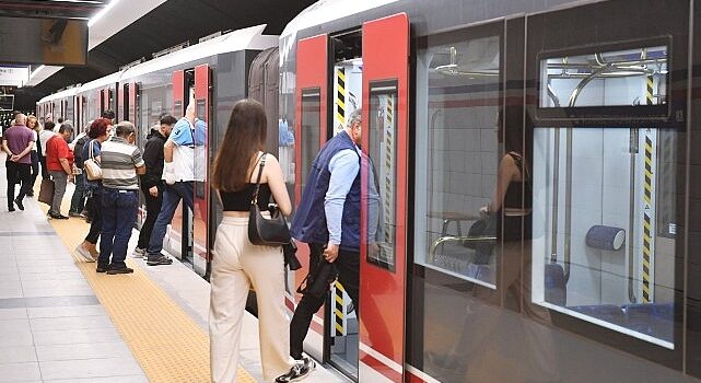 İzmir Metrosu 24 yaşında 1 milyar 400 milyon yolcu taşındı