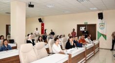 İznik’in benzersiz zanaat ve el sanatları ürünlerini, modern teknolojilerle daha geniş kitlelere ulaştırmayı amaçlayan program İznik Belediyesi’nde başladı