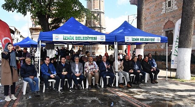 İznikli Gönül Adamı Eşrefoğlu Abdullah Rumi İznik’te ki kabri başında anıldı.