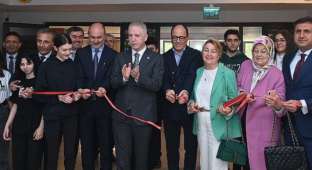 Kadıköy Anadolu Lisesi Kütüphanesi, Kayalar Ailesi Desteğiyle Yenilendi