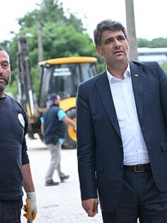 Kartepe Belediye Başkanı Av.M.Mustafa Kocaman öncülüğünde yatırımlara ara verilmeden devam ediliyor. Kartepe’nin çehresi her geçen gün daha da güzelleşiyor