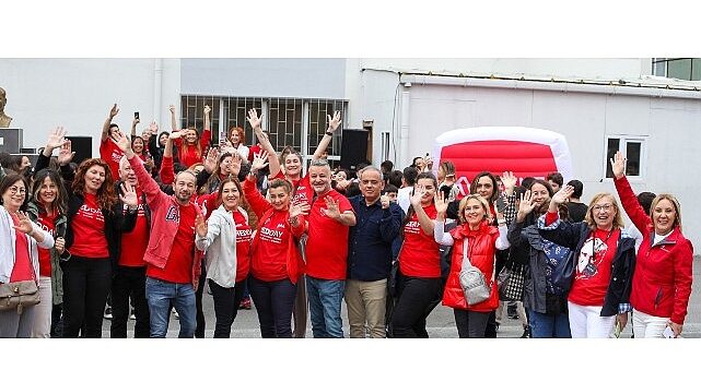 Keller Williams Kent Ofisi, Hatice Mehmet Ekşioğlu Okulu İçin RED DAY’de Kolları Sıvadı!