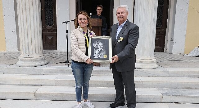 Konak Belediye Başkanı Nilüfer Çınarlı Mutlu, İzmir Atatürk Lisesi’nin Pilav Günü’ne katıldı