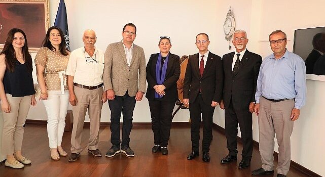 Kuyucak Belediye Başkanı Uğur Doğanca Aydın Büyükşehir Belediye Başkanı Özlem Çerçioğlu’na nezaket ziyaretinde bulundu