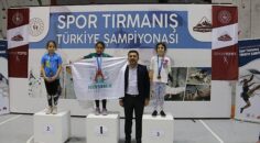 Nevşehir Belediyesi Gençlik ve Spor Kulübü sporcusu Belkıs Durmuş, Spor Tırmanış Küçükler Türkiye Şampiyonası’nda tüm rakiplerini geride bırakarak Türkiye Şampiyonu oldu.