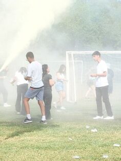 Öğrenciler Renk Festivali’nde stres attı