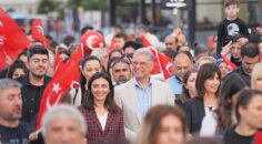 Ulu Önder Gazi Mustafa Kemal Atatürk’ün doğum günüm dediği 19 Mayıs, Mudanya’da coşkuyla kutladık. Gençlerin sahne aldığı kutlamalarda, duygu ve sevinç bir arada yaşandı