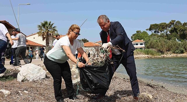 Urla’da kıyı temizleme çalışması gerçekleşti