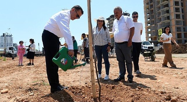 Yenişehir Belediyesi ağaçlandırma çalışmalarını sürdürüyor