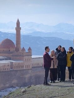 “Ağrı’nın Zirvesinden Gerçek Hikayeler”  Teknoloji ile Hayallerine Ulaşmak İsteyen Öğrencilerin Hikayesi Belgesele Dönüştü