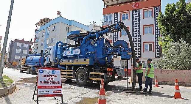 ASAT Teomanpaşa’da kanalizasyon hatlarını temizliyor