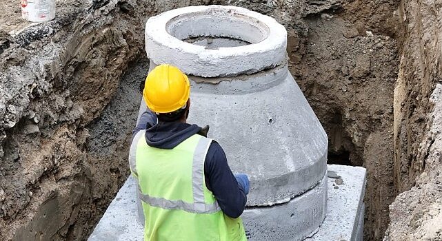 Aydın Büyükşehir Belediyesi Su ve Kanalizasyon İdaresi Genel Müdürlüğü (ASKİ) ekipleri Söke ilçesinde de altyapı çalışmalarını tüm hızıyla sürdürüyor.