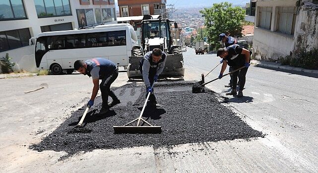 Bayraklı’da yollar yenileniyor