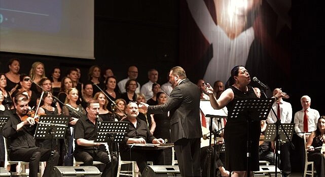 Bornova’da coşku dolu Türk Sanat Müziği Konseri