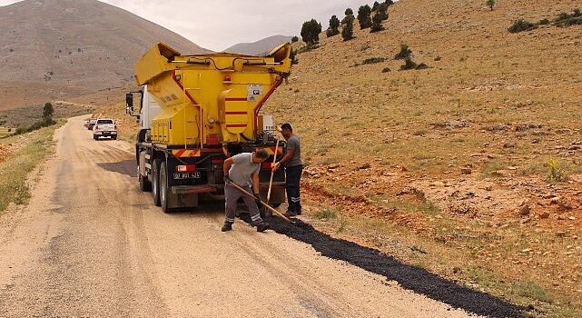 Elmalı Ovacık yoluna bakım onarım yapılıyor