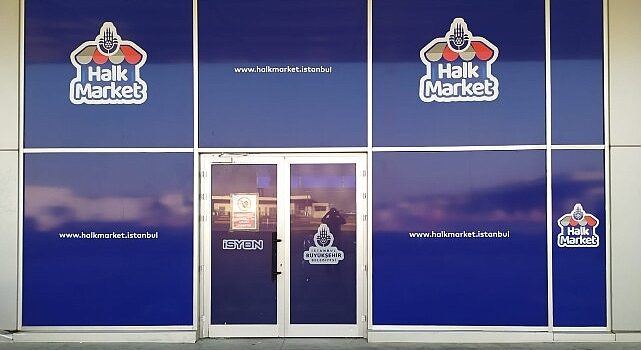 İBB Halk Market, yurdun dört bir yanındaki üretici kooperatiflerinin yöresel ürünlerini uygun fiyata satmaya devam ediyor