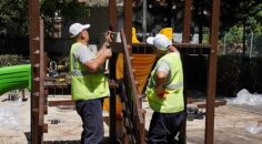 Kadıköy Belediyesi, Sahrayıcedit Mahallesi’nde kimliği belirsiz kişiler tarafından yakılan Erguvan Parkı’nı yeniden yaptı