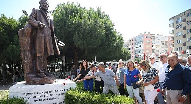 Karşıyaka, Nazım Hikmet’i unutmadı