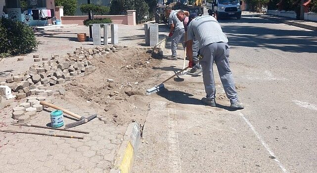 Kemer’de kaldırım çalışmaları