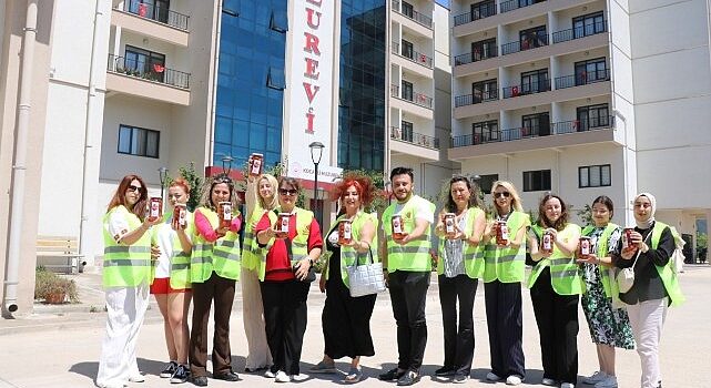 Kocaeli Gönüllülerinden Huzurevine erik kompostosu;  Dalından topladılar, sevgilerini de kattılar