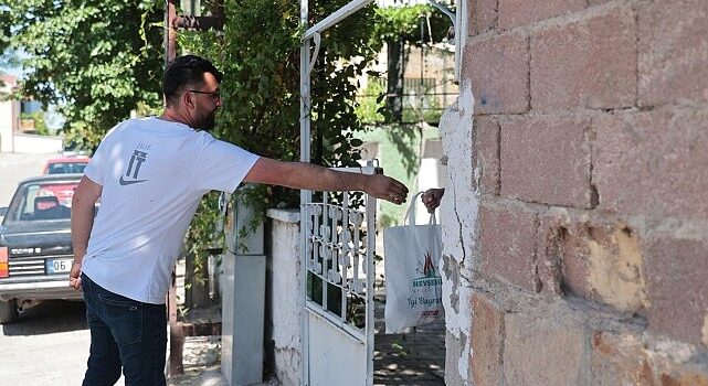 Kurban Bayramı’nda hayırsever ve ihtiyaç sahibi Nevşehirliler arasında köprü olan Nevşehir Belediyesi, ihtiyaç sahibi 1650 aileye kurban eti dağıtımı gerçekleştirdi