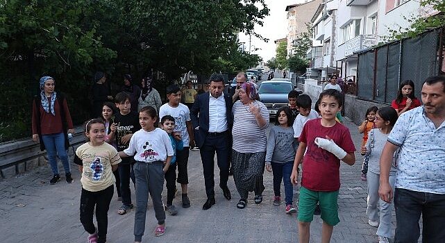 Nevşehir Belediye Başkanı Rasim Arı, belediye ekiplerinin çalışma alanlarındaki inceleme ve mahalle ziyaretlerine devam ediyor