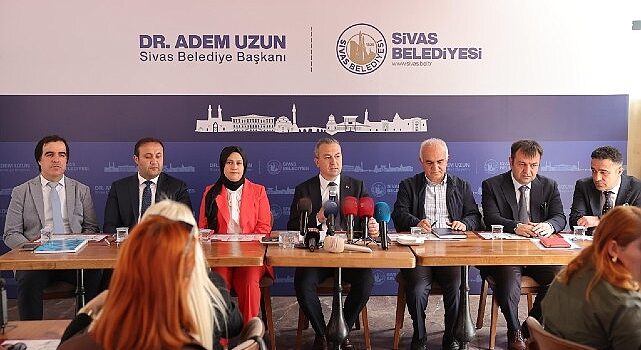 Sivas Belediye Başkanı Dr. Adem Uzun, kentte görev yapan basın mensuplarıyla bir araya geldi