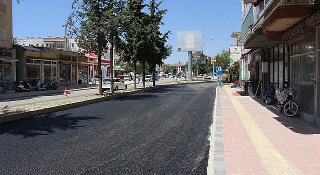 Antalya Büyükşehir Belediyesi’nden önce alt yapı sonra asfalt çalışması