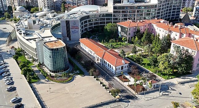 “Ayakta Fizik Tedavi ve Geleneksel ve Tamamlayıcı Tıp Merkezi” (GETAT) olarak hizmet verecek olan Tarihi Hemşirelik Binası’nın açılışı gerçekleştirilecek