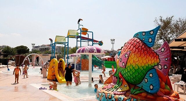 Aydın Büyükşehir Belediyesi tarafından Aydın’a kazandırılan Tekstil Park içerisindeki aquapark bu yıl da çocukların akınına uğruyor