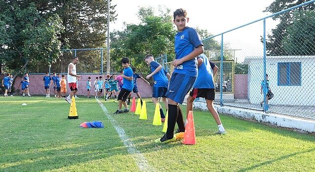 Başkan Topaloğlu geleceğin futbolcularıyla bir araya geldi