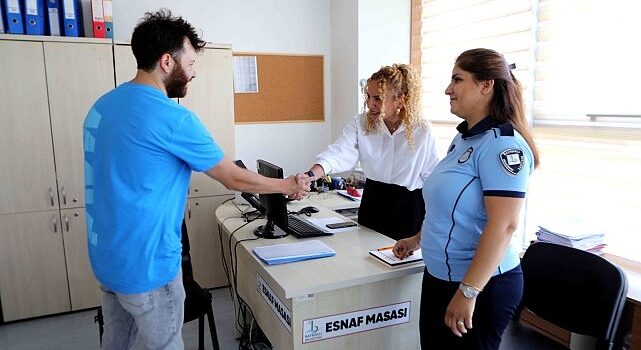 Bayraklı Belediyesinde esnaf masası kuruldu