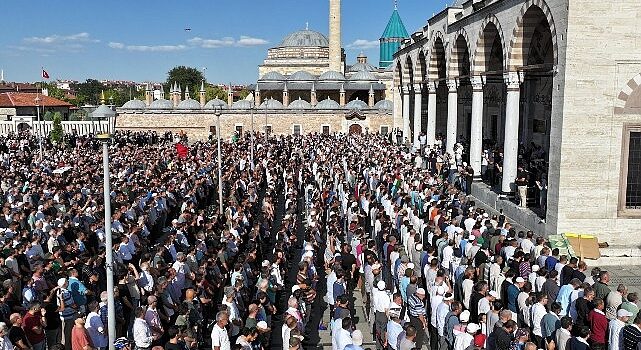 Binlerce Konyalı Şehit İsmail Heniyye İçin Gıyabi Cenaze Namazında Buluştu