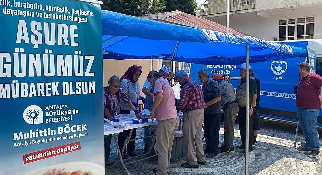 Büyükşehir Belediyesi’nin aşure ikramları sürüyor